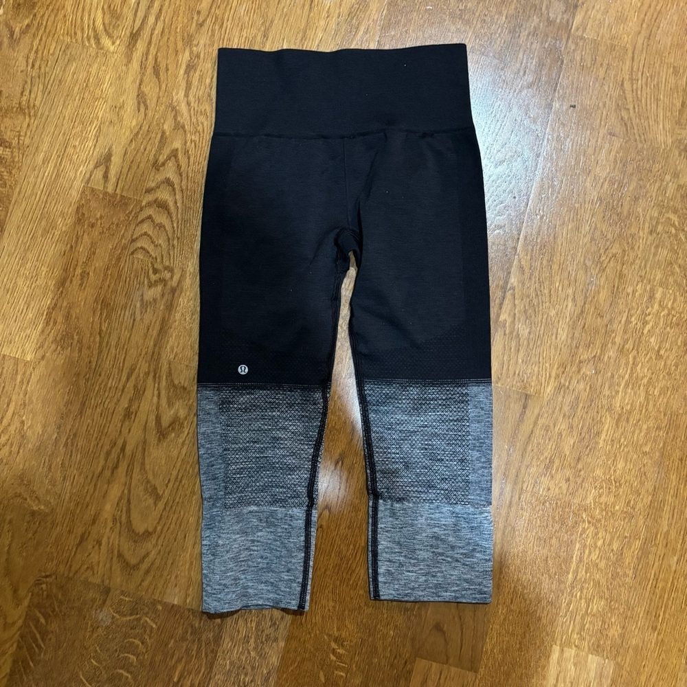 Lululemon Seamlessly Street Crop Yoga Leggings Black Gray Ombre Stretch Size 4 - Picture 5 of 11